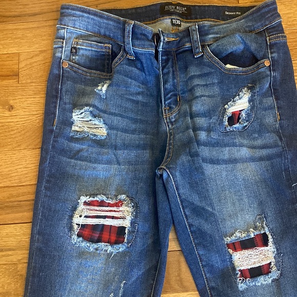 Judy Blue Distressed Skinny Jeans - Blue and Red Accents - Picture 2 of 5